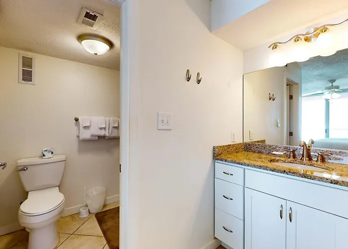 Roomy Is Located On The Second Floor Of Buena Vista An Oceanfront With A Balcony Pool Gated Access To The And Washer Dryer Holiday home *